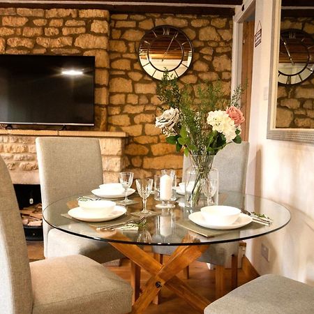 2 Bedroom Charming & Luxury Malt Cottage, Garden, Netflix, Free Parking Буртон-он-те-Уотер Экстерьер фото
